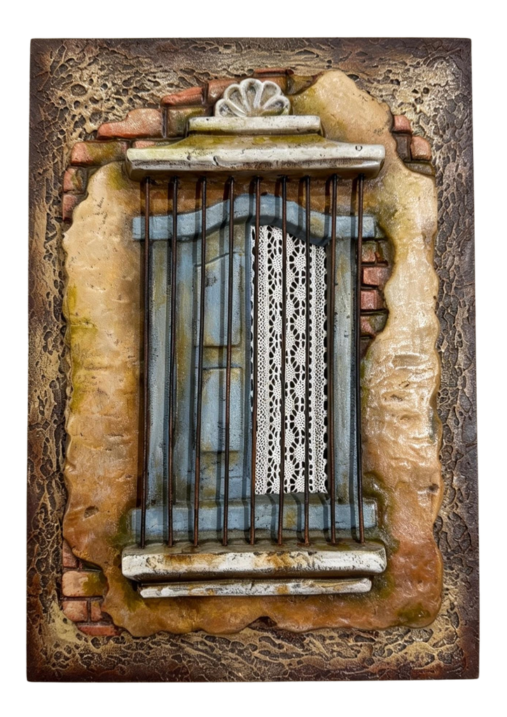 Colgante 78 - Ventana Colonial con Reja de Hierro